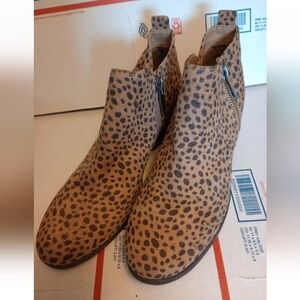 Eva & Zoe Leopard Boots Shoes Women's 6.5 Zip Up Ankle Zipper Booties